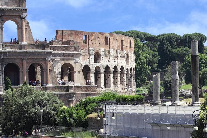 Ancient Rome Guided Tour: Colosseum, Forum and Palatine - The Role of the Guide: Knowledge, Storytelling, and Group Management