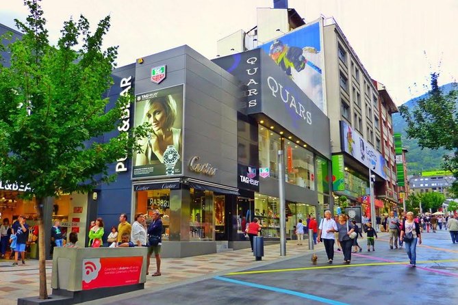 Andorra Private Tour: Sightseeing, Shopping & Traditional Lunch - The Culinary Experience: Regional Flavors and Local Hospitality