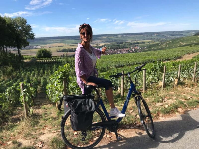 Angélique's electric bike tour in Champagne - Meeting at PedalNPop and Getting Ready to Ride