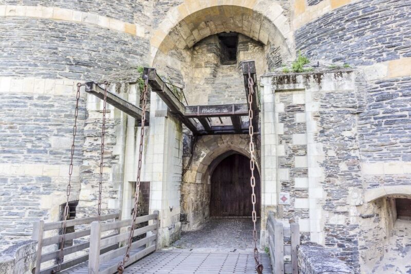 Angers: Château d'Angers entrance Ticket - Practical Details: Timing and Accessibility