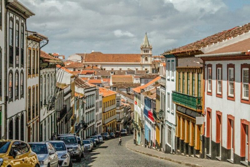 Angra do Heroísmo: Walking Tour with Local Pastry and Coffee - Visiting the Teatro Angrense and Its Cultural Role