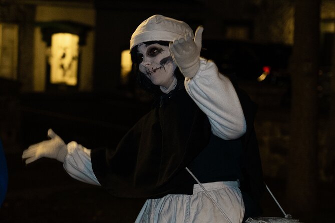 Animated Crime Walking Tour in Old Quebec - Physical Demands and Accessibility Considerations