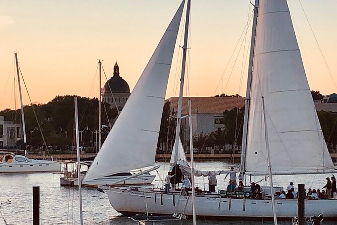Annapolis Historic Walking Tour at Harbor and Naval Academy - Exploring St. John’s College