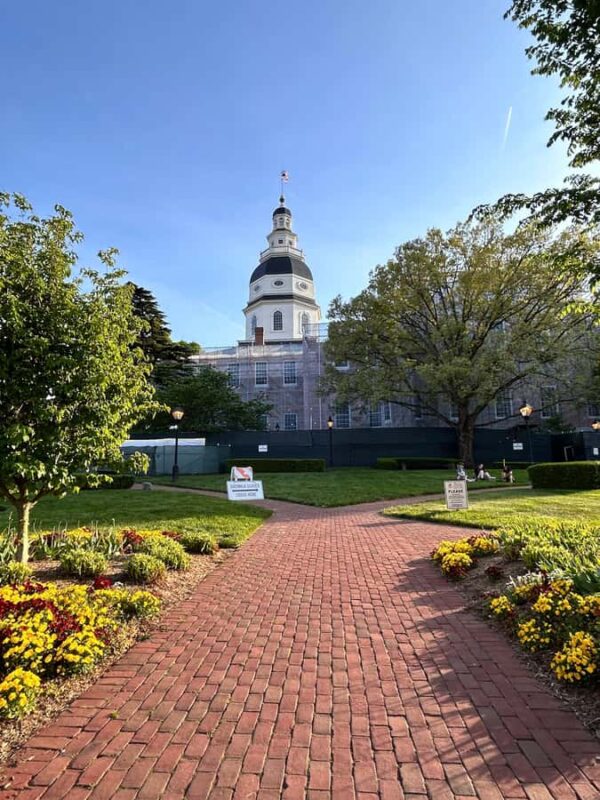 Annapolis: Outdoor Painting Activity at MD State House - Who Will Enjoy This Art Activity?