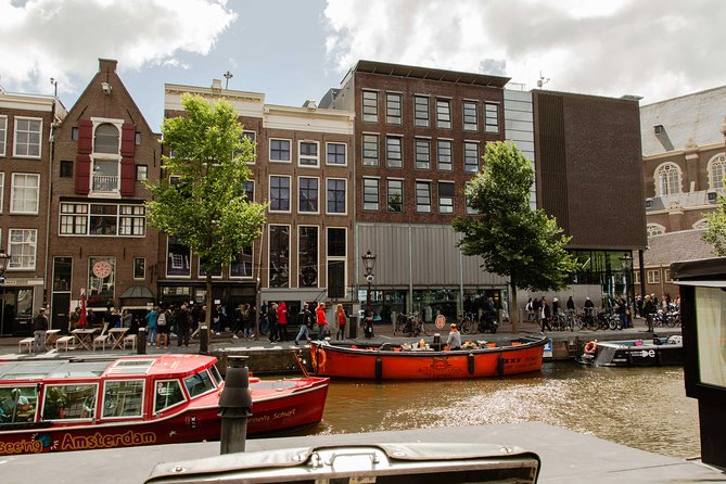 Anne Frank and Jewish Culture Private Walking Tour in Amsterdam - The Guides’ Expertise and Personalities