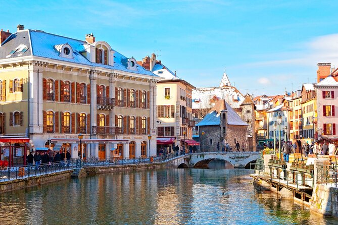 Annecy Challenges EVG EVJF City Challenge team - Smartphone-Guided Missions and Photo Challenges