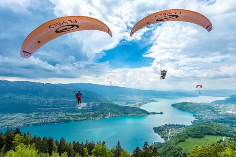 Annecy: Discovery Tandem Paragliding flight - What to Wear and Bring for Your Flight