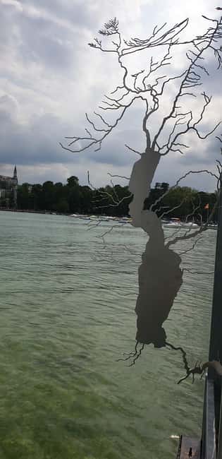 Annecy: enjoy an unforgettable city tour with a native guide - Exploring the Lively Markets and Local Life