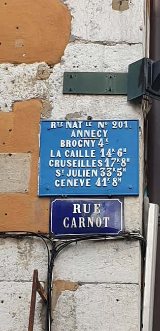 Annecy: enjoy an unforgettable city tour with a native guide - Logistics and Accessibility of the Tour