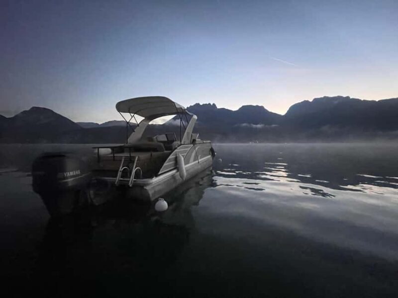 Annecy: Lounge boat cruise with skipper on the lake - Explore Lake Annecy on a 2-Hour Lounge Boat Cruise with Skipper