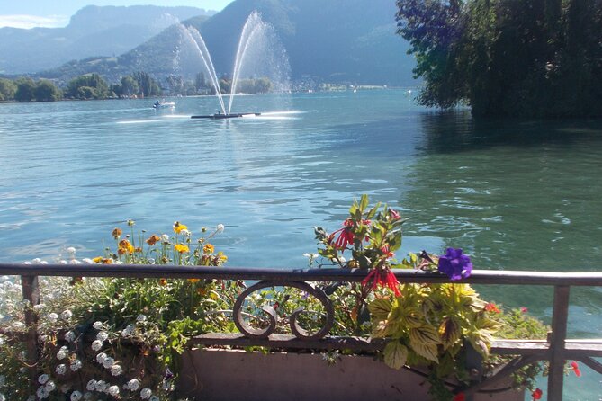 Annecy Scavenger Hunt and Highlights Self-Guided Tour - Cost-Effective and Unobtrusive City Exploration