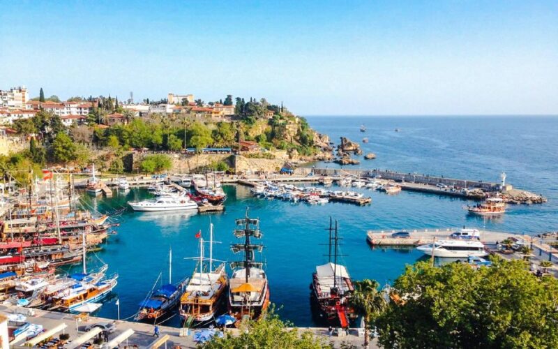 Antalya: Guided Old Town Tour with Boat Trip and Lunch - The Tour Guide Experience and Customer Service