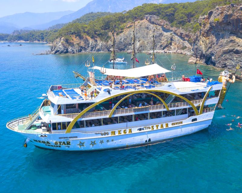 Antalya & Kemer: Megastar Catamaran Cruise With Foam Party - The Vibrant Foam Party and Family-Friendly Atmosphere