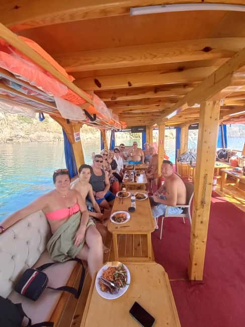Antalya Lara,Kundu Relax Boat Trip - The Lively Disco Party and Entertainment Options