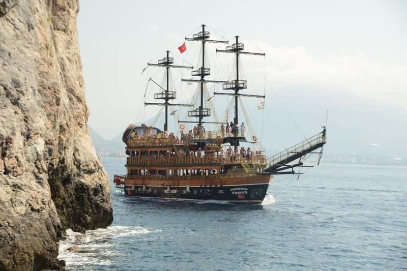 Antalya Pirate Boat: Düden elalesi, Swim & Foam Party - Enjoying Turkish Riviera and Mountain Views
