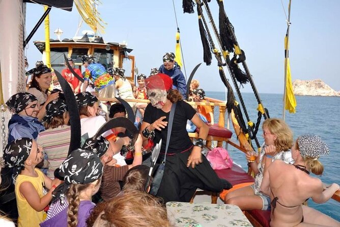 Antalya Pirate Boat Tour with Lunch and Roundtrip Transfer - Included Features and Practical Details