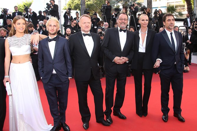 Antibes, Cannes, 3 medieval villages in the hinterland Private Tour - Perfume Making at Fragonard in Grasse