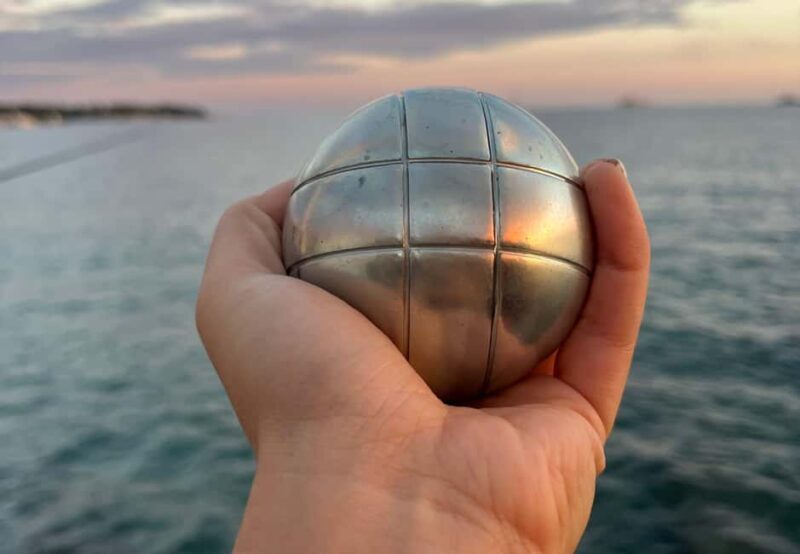 Antibes : Play Pétanque by the sea with a passionate host - Discover Authentic French Culture with a Pétanque Game by the Sea