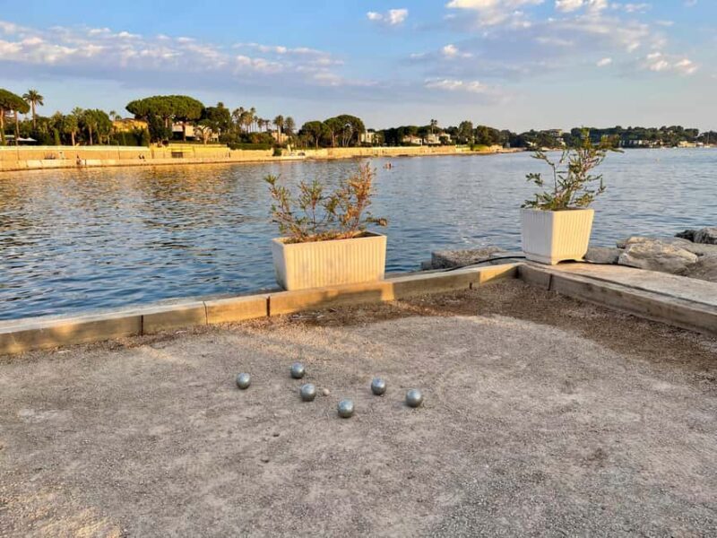 Antibes : Play Pétanque by the sea with a passionate host - Who Will Enjoy This Experience Most?
