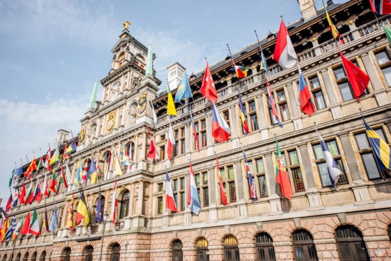 Antwerp: Express Walk with a Local in 60 minutes - Key Points
