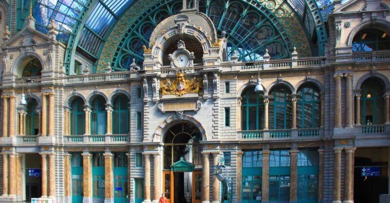 Antwerp - Private Historic Walking Tour - Starting at the Riverside: Het Steen Castle and the Scheldt River