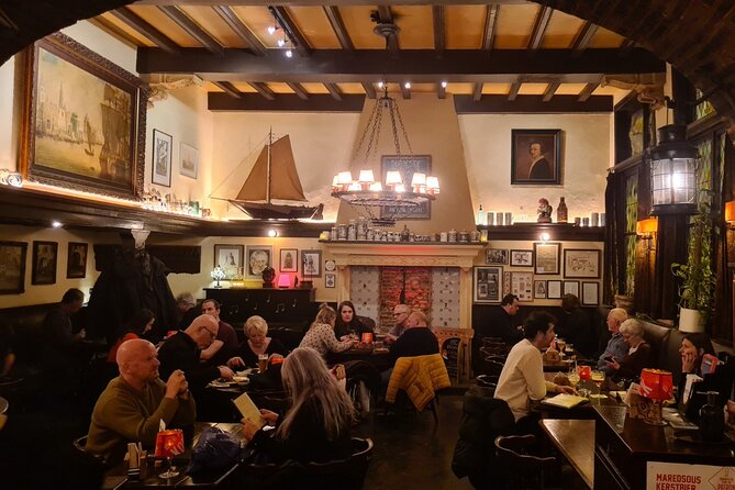 Antwerp Pub Crawl - Exploring the Artistic Charm of Hoogstraats Live Music Venues