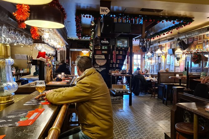 Antwerp Pub Crawl - Discovering Live Entertainment at Café Cabron Kaasrui