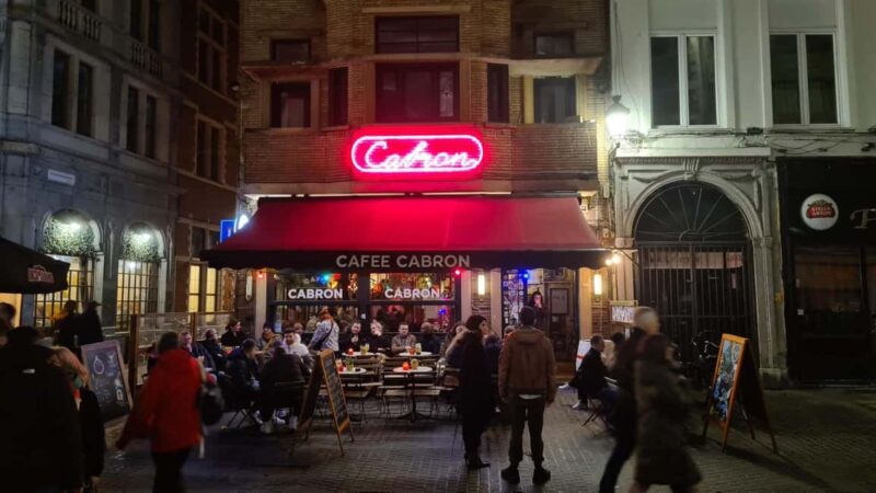 Antwerp: Pub Crawl in the Historical City - Key Points