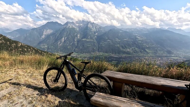 Aosta: E-bike full suspension day rental - Key Points