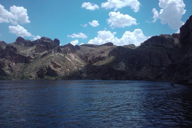 Apache Trail with Dolly Steamboat - Scenic Drive Through the Superstition Mountains