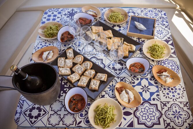 Aperitif on a boat at sunset, Porto Venere and islands - The Food and Drinks: A Flavorful Aperitif at Sunset