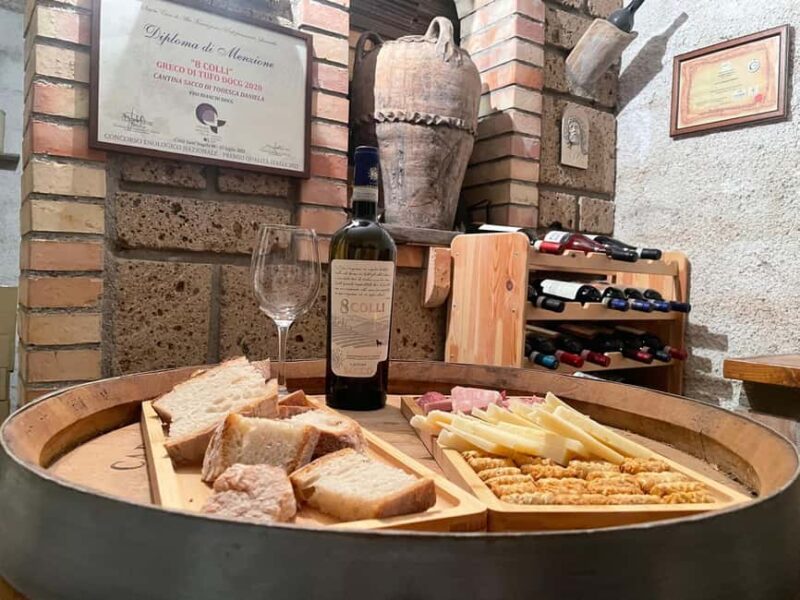 Aperitivo e degustazione di vini in vigna alla Cantina Sacco - Key Points