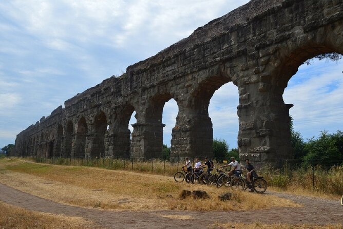 Appian Way eBike tour Underground Adventure with Catacombs - Practical Details and Group Dynamics