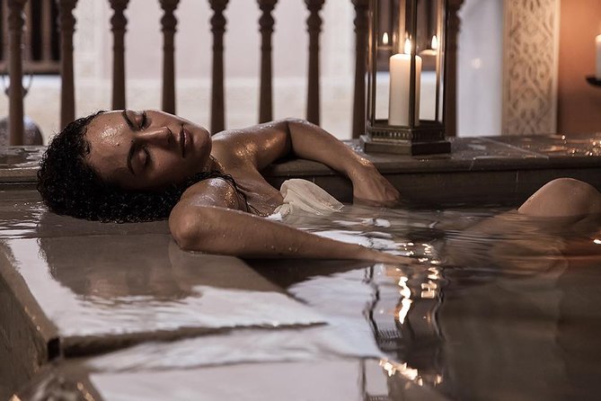 Arabian Baths Experience at Malagas Hammam Al Andalus - Practical Details: Meeting Point and Facilities