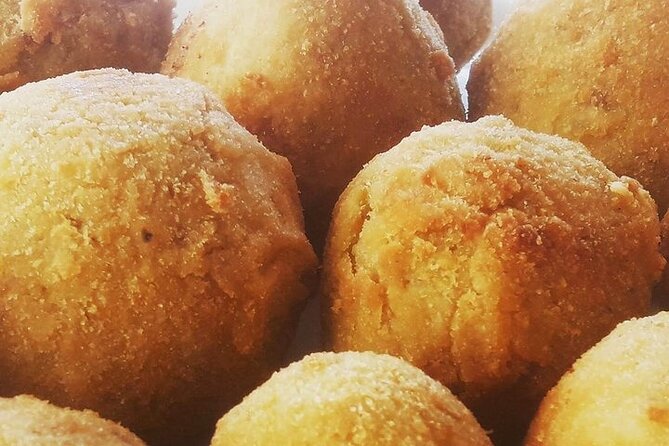 Arancino Making Class in Taormina - Deep-Frying and Achieving the Ideal Crunch