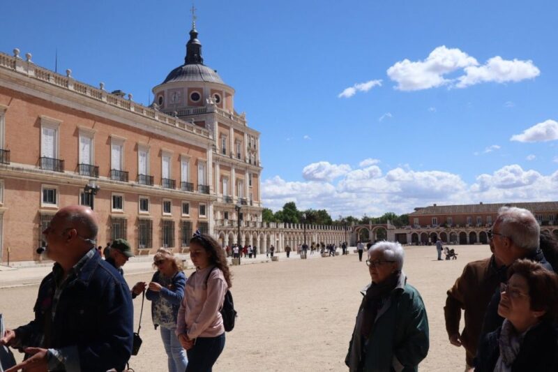 Aranjuez: City and Gardens Guided Walking Tour - Kid-Friendly Elements and Family Activities
