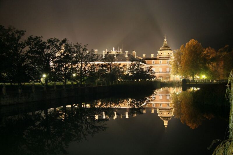 Aranjuez: Mystery and Legends Guided Nighttime Walking Tour - Discover the Nighttime Magic of Aranjuez for $14