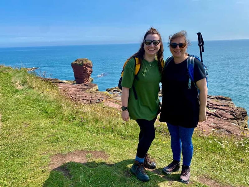 Arbroath: Seaton Cliffs Guided Walking Tour with Geologist - The Geologist Guide and Their Storytelling Style