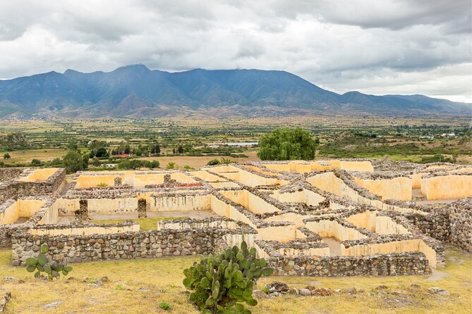 Archaeological sites Tour and Red Pottery in Tlacolula - Unlock the Secrets of Zapotec Culture and Red Pottery in Oaxaca