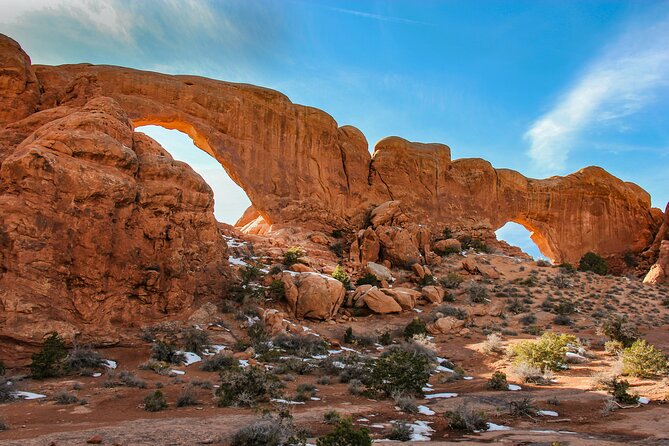 Arches Full Day Private Tour and Hike - Exploring Sand Dune Arch and Other Hidden Formations
