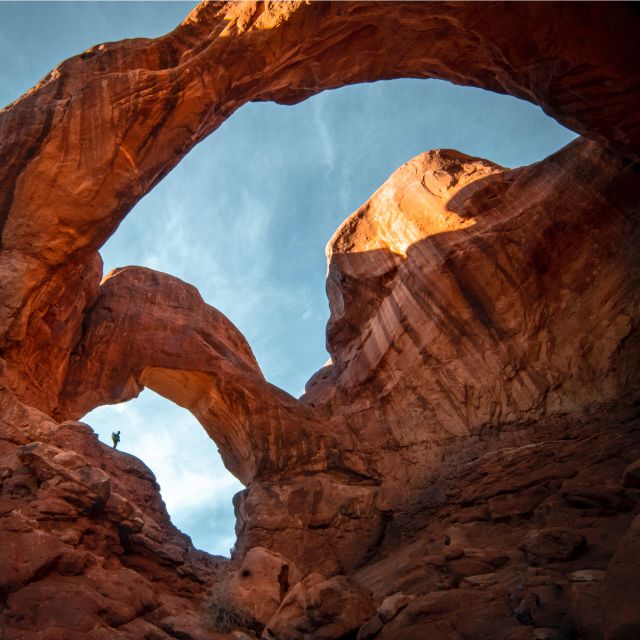 Arches National Park: Half-Day Backcountry Off-Road Tour - Snacks and Water for a Refreshing Break