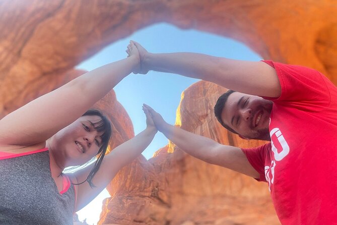 Arches National Park Scenic Tours From Moab - Viewing the Famous Delicate Arch from a Distance