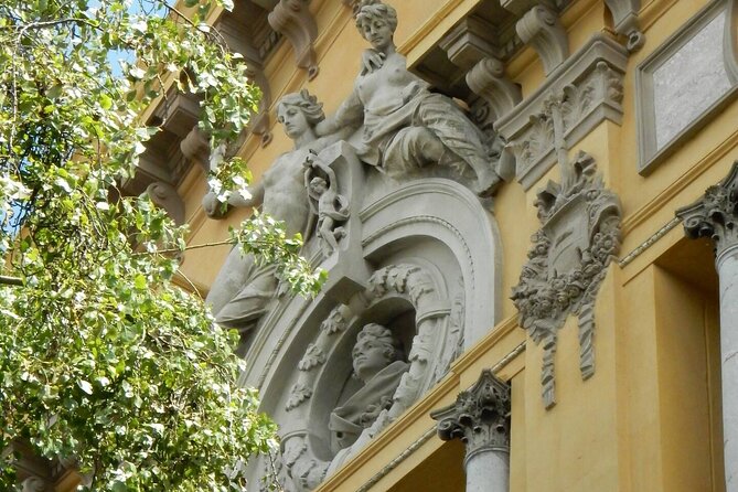 Architecture and History of Mexico City - Small Groups - Exploring Eclectic Architecture at Plaza Tolsa