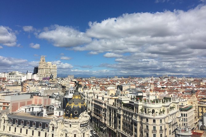 Architecture tour Gran Vía from its best rooftops 20thC - Key Points