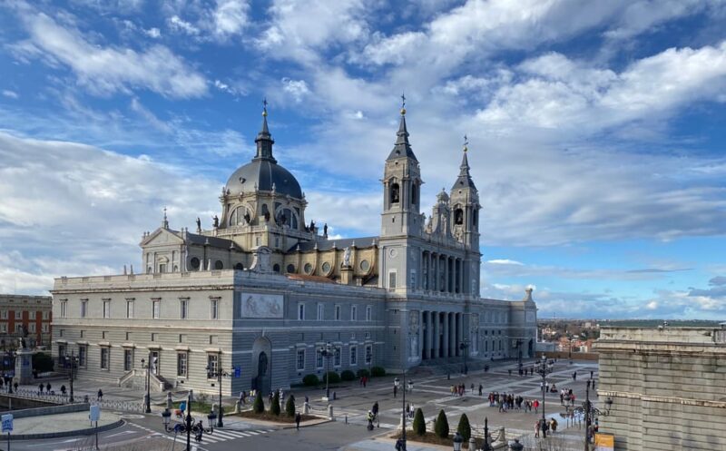 Architecture Tour: Old Historic Madrid with an architect - Exploring Madrid’s Theater and Royal Gardens