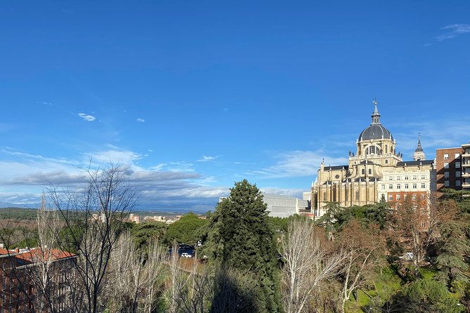 Architecture Tour Old Madrid, from the Arabs to the Borbons, trough the Austrias - The Experience and the Guide