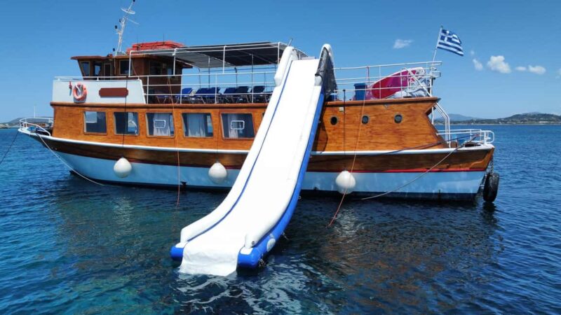 Argostoli: Full-Day Boat Cruise with Lunch - Full-Day Cruise on the Wooden Boat "Artemis" from Argostoli