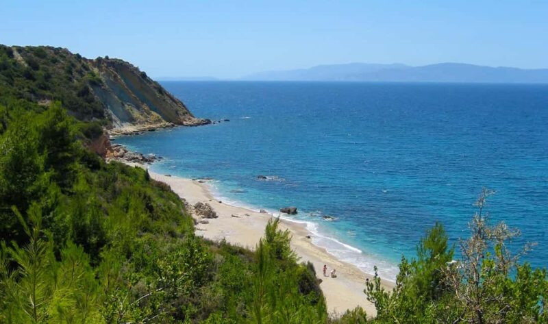 Argostoli: Full-Day Classic Sailing Experience with Lunch - Relaxing on Deck and Enjoying the Coastline Views