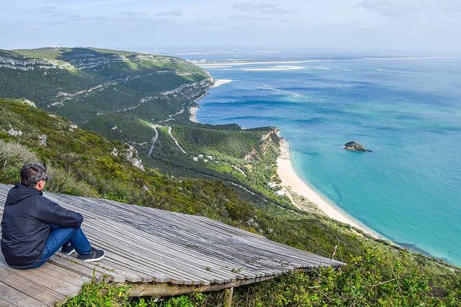 Arrábida-Palmela wine tasting, c/pick up hotel Private Tour - Visiting Palmela’s Historic Castle and Town