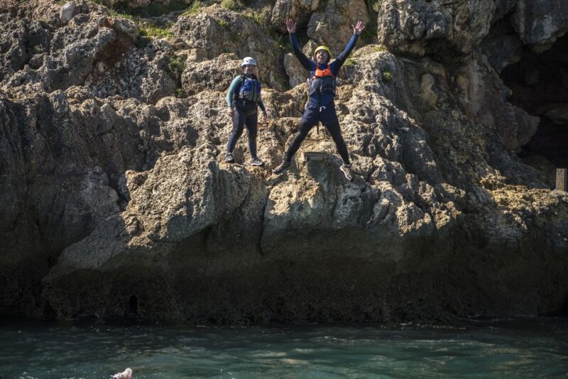 Arrábida: Setubal, Sesimbra Coasteering & Speedboat Tour - The Role of Expert Guides and Safety Standards